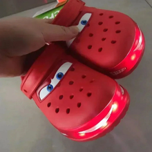 Cargar imagen en el visor de la galería, Cholas Crocs Cars con Luz - 116550