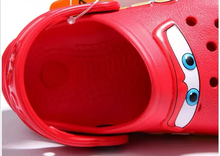 Cargar imagen en el visor de la galería, Cholas Crocs Cars con Luz - 116550