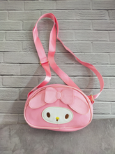 Cargar imagen en el visor de la galería, Cartera Sanrio Semicuero Rostros - 116489