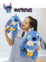 Cargar imagen en el visor de la galería, Peluche Stitch con patito 30cm - 116746