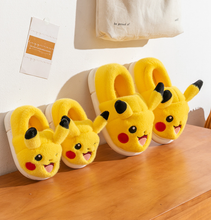 Cargar imagen en el visor de la galería, Pantuflas Pikachu - 116732