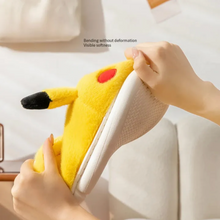 Cargar imagen en el visor de la galería, Pantuflas Pikachu - 116732