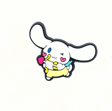 Cargar imagen en el visor de la galería, Pines para crocs Sanrio - 116240