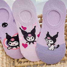Cargar imagen en el visor de la galería, Medias Kuromi Tobilleras - 116357