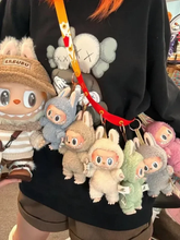 Cargar imagen en el visor de la galería, Peluche LaBubu Sorpresa Colección "Have a Seat"- 116936