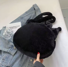 Cargar imagen en el visor de la galería, Cartera Kuromi Peluche - 116259