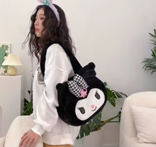 Cargar imagen en el visor de la galería, Cartera Kuromi Peluche - 116259