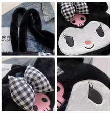 Cargar imagen en el visor de la galería, Cartera Kuromi Peluche - 116259