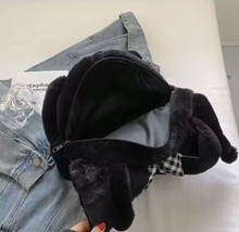 Cargar imagen en el visor de la galería, Cartera Kuromi Peluche - 116259