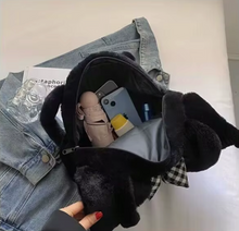 Cargar imagen en el visor de la galería, Cartera Kuromi Peluche - 116259