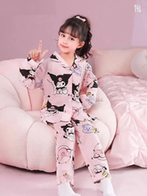 Cargar imagen en el visor de la galería, Pijama Kuromi con botones Manga Larga - 116361