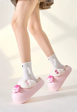 Cargar imagen en el visor de la galería, Crocs Pantuflas My Melody - 117008