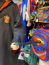 Cargar imagen en el visor de la galería, Disfraz Harry Potter con Varita y lentes - 116540