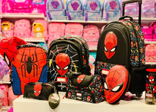 Cargar imagen en el visor de la galería, Morral Spiderman Smiggle con Capucha -116604