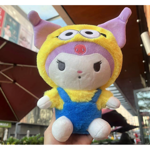 Peluche Sanrio con Disfraz Minion 25cm - 116278
