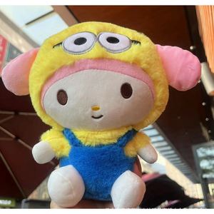 Peluche Sanrio con Disfraz Minion 25cm - 116278