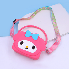 Cargar imagen en el visor de la galería, Cartera Sanrio Plastica pequeña - 117070
