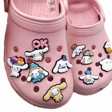 Cargar imagen en el visor de la galería, Pin Crocs Cinnamorrol  - 116473
