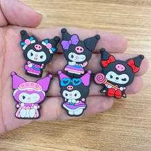 Cargar imagen en el visor de la galería, Pin Crocs Kuromi - 116473
