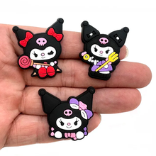 Cargar imagen en el visor de la galería, Pin Crocs Kuromi - 116473
