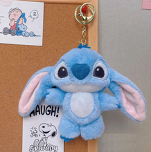 Cargar imagen en el visor de la galería, Llavero Stitch Peluche - 117077
