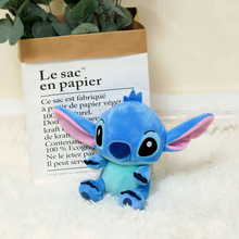 Cargar imagen en el visor de la galería, Peluche Stitch 20cm - 117079
