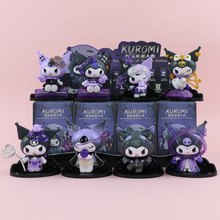 Cargar imagen en el visor de la galería, Muñeco Sorpresa en caja Kuromi - 116478
