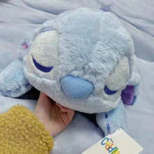 Cargar imagen en el visor de la galería, Peluche Stitch Acostado 55cm - 117083
