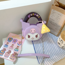 Cargar imagen en el visor de la galería, Cartera Kuromi Semi cuero asa de peluche - 117273
