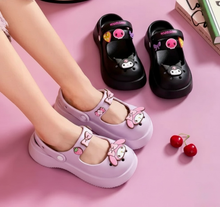 Cargar imagen en el visor de la galería, Sandalias Tipo Crocs Kuromi Morada - 117086
