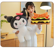 Cargar imagen en el visor de la galería, Peluche Kuromi Hamburguesa 45cm - 117624
