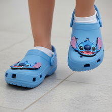 Cargar imagen en el visor de la galería, Cholas Crocs Stitch - 117088
