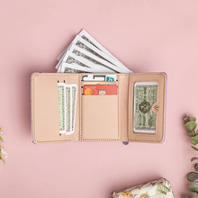 Cargar imagen en el visor de la galería, Billeteras Sanrio - 116487
