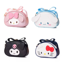 Cargar imagen en el visor de la galería, Cartera Sanrio Semicuero Rostros - 116489
