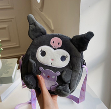Cargar imagen en el visor de la galería, Cartera Kuromi Peluche - 116494
