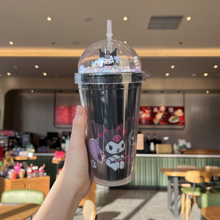 Cargar imagen en el visor de la galería, Vaso Kuromi con tapa 450ml - 116500
