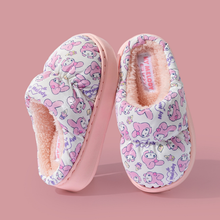 Cargar imagen en el visor de la galería, Pantuflas Sanrio Tela Impermeable Suela plastica - 117291
