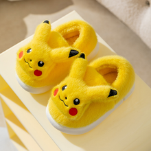 Cargar imagen en el visor de la galería, Pantuflas Pikachu Antirresbalantes - 116552

