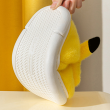 Cargar imagen en el visor de la galería, Pantuflas Pikachu Antirresbalantes - 116552
