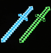 Cargar imagen en el visor de la galería, Espada Minecraft con luz - 117554
