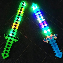 Cargar imagen en el visor de la galería, Espada Minecraft con luz - 117554

