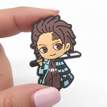 Cargar imagen en el visor de la galería, Pin Crocs Demon Slayer - 117011

