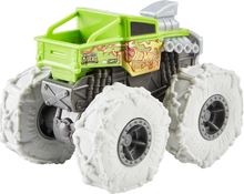 Cargar imagen en el visor de la galería, Vehículo Hot Wheels Monster Truck Grande Twisted Tredz - 116785
