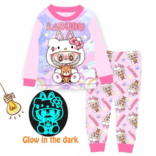 Cargar imagen en el visor de la galería, Pijama LaBubu - 116925
