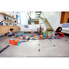 Cargar imagen en el visor de la galería, Pista y Carro Hot Wheels Mediana City Expansion de Ciudad - 117105
