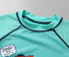 Cargar imagen en el visor de la galería, Traje de Baño Dinosaurio 3 pcs - 117515
