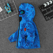 Cargar imagen en el visor de la galería, Chaqueta Spiderman Impermeable Azul con Luz - 117516
