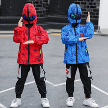 Cargar imagen en el visor de la galería, Chaqueta Spiderman Impermeable Roja con Luz - 117516

