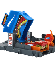 Cargar imagen en el visor de la galería, Pista y Carro Hot Wheels City Gasolinera - 116789

