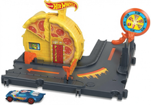 Cargar imagen en el visor de la galería, Pista y carro Hot Wheels  Pequeña "City" Pizzeria &amp; Gasolinera - 117468
